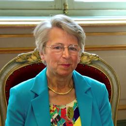 Jeannine Vandenbosch
